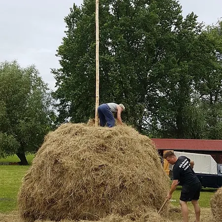 Zum Heuschober * Burg